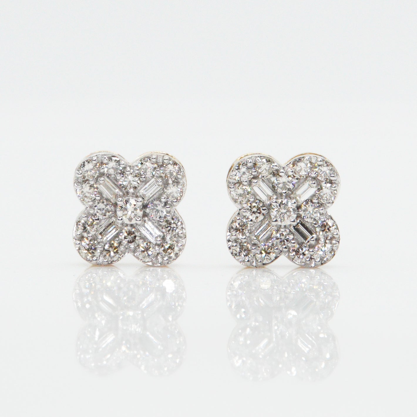 14k Gold VS Diamond 11.25mm Clover Earrings
