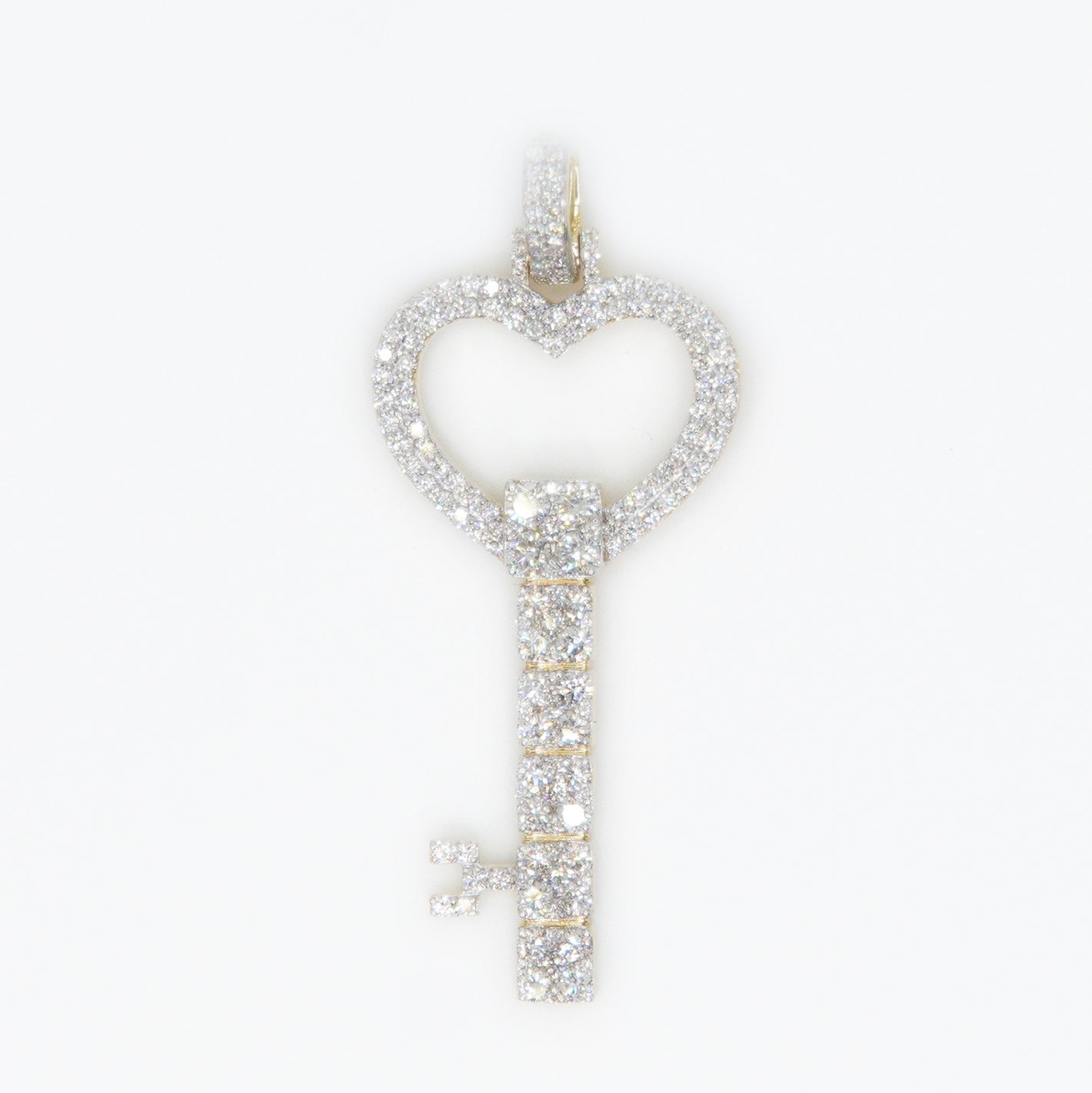 10k Solid Gold VS1 Diamond Heart Key Pendant - 60112