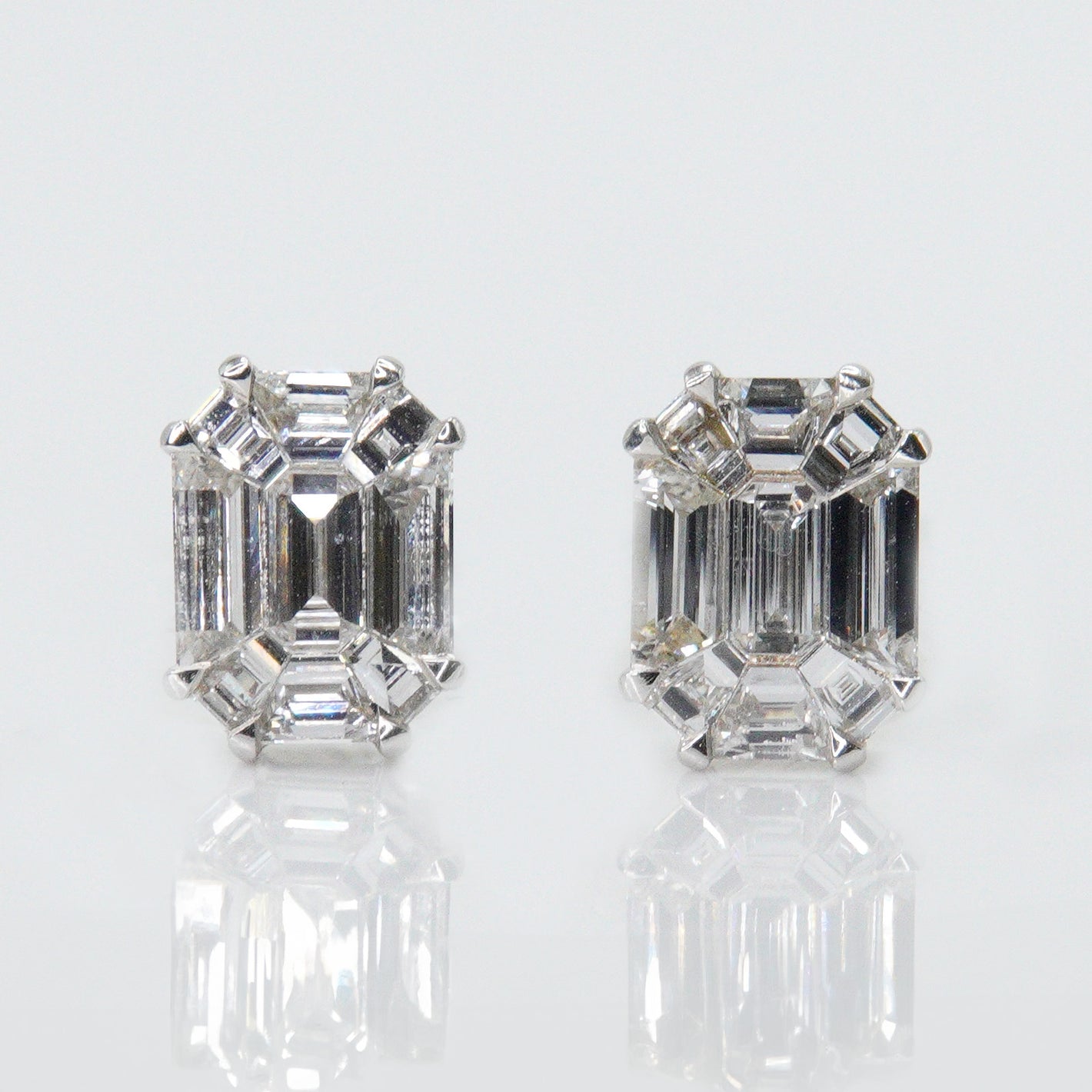 14k Solid Gold VS1 Diamond 8.75mm Emerald Earrings