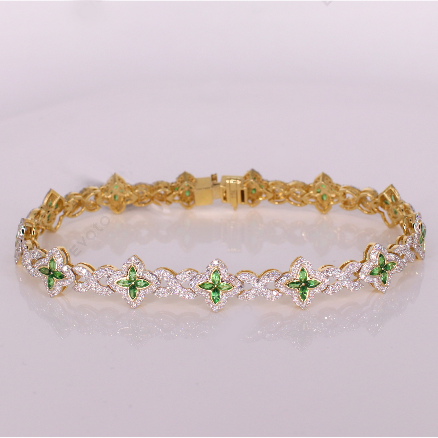 10k Gold Natural Diamond 10.5mm Clover Bracelet - 20221