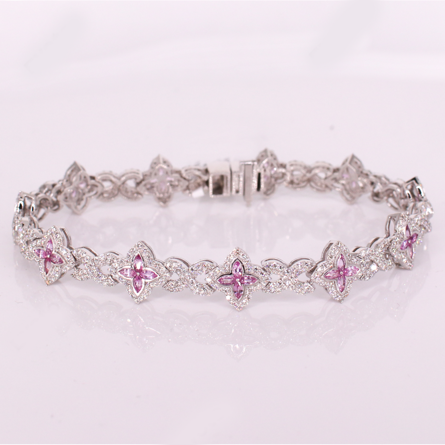10k Gold Natural Diamond 10mm Clover Bracelet - 20219