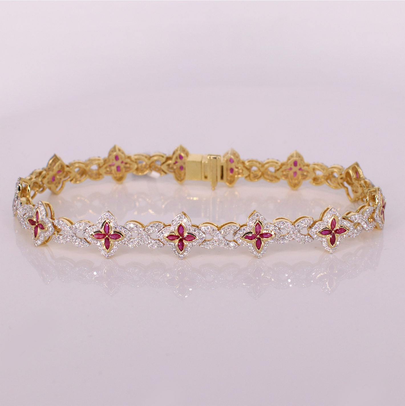 10k Gold Natural Diamond 10.5mm Clover Bracelet - 20220
