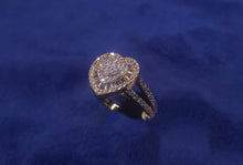 Load image into Gallery viewer, 14k Solid Gold Baguette Diamond Heart Ring